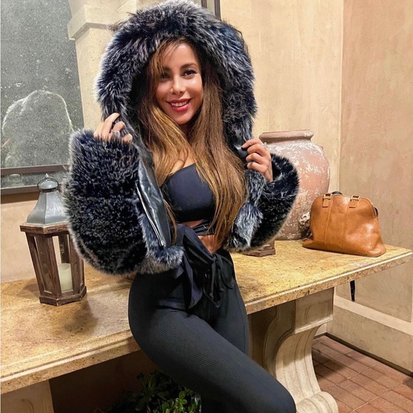 Gray faux fur cropped jacket - Picture 5 of 5